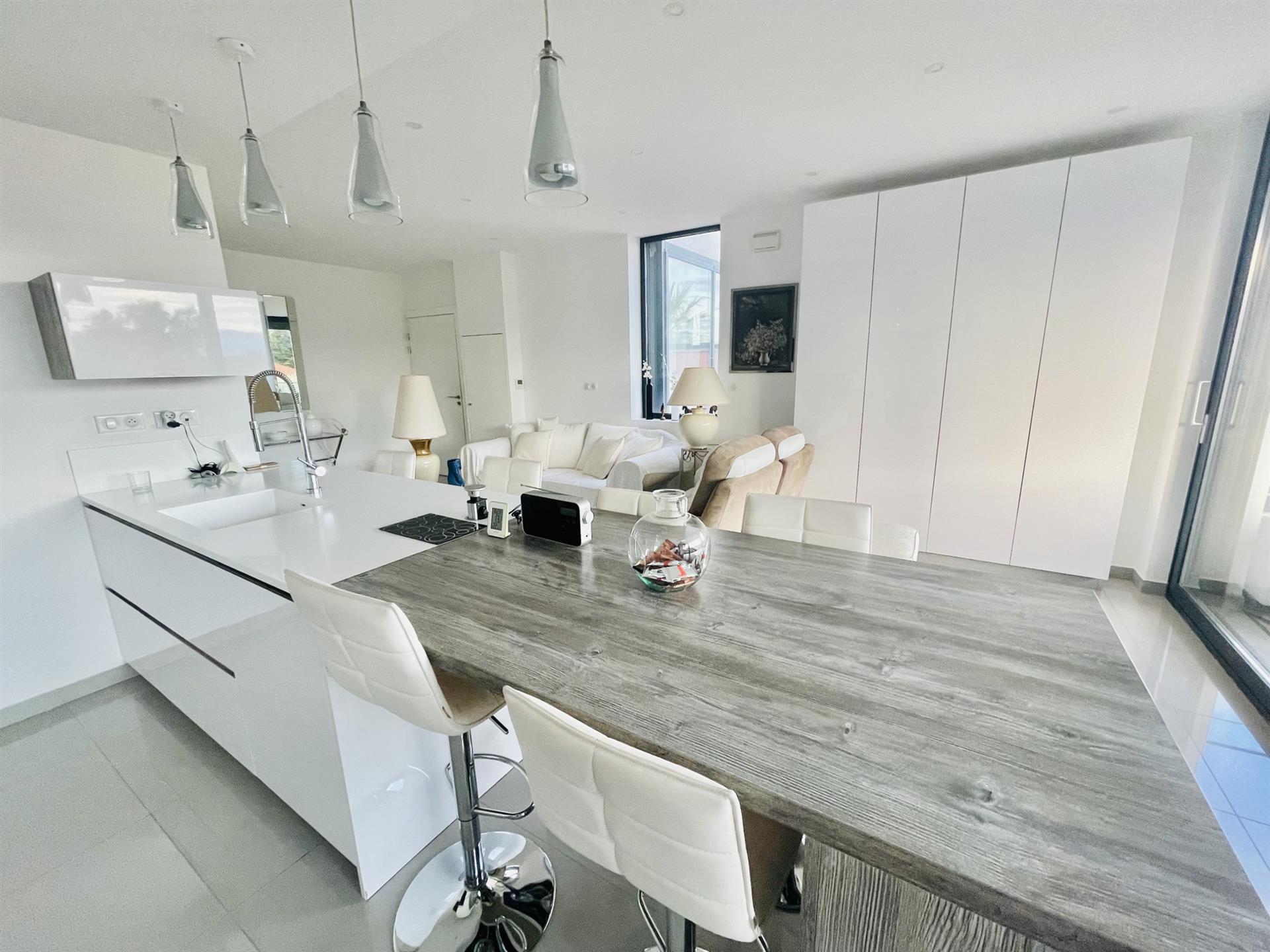 Appartement à vendre, 82m², Mandelieu-la-Napoule
