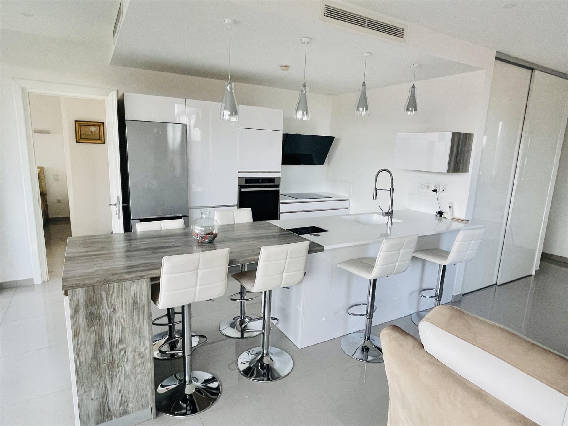 Appartement à vendre, 82m², Mandelieu-la-Napoule