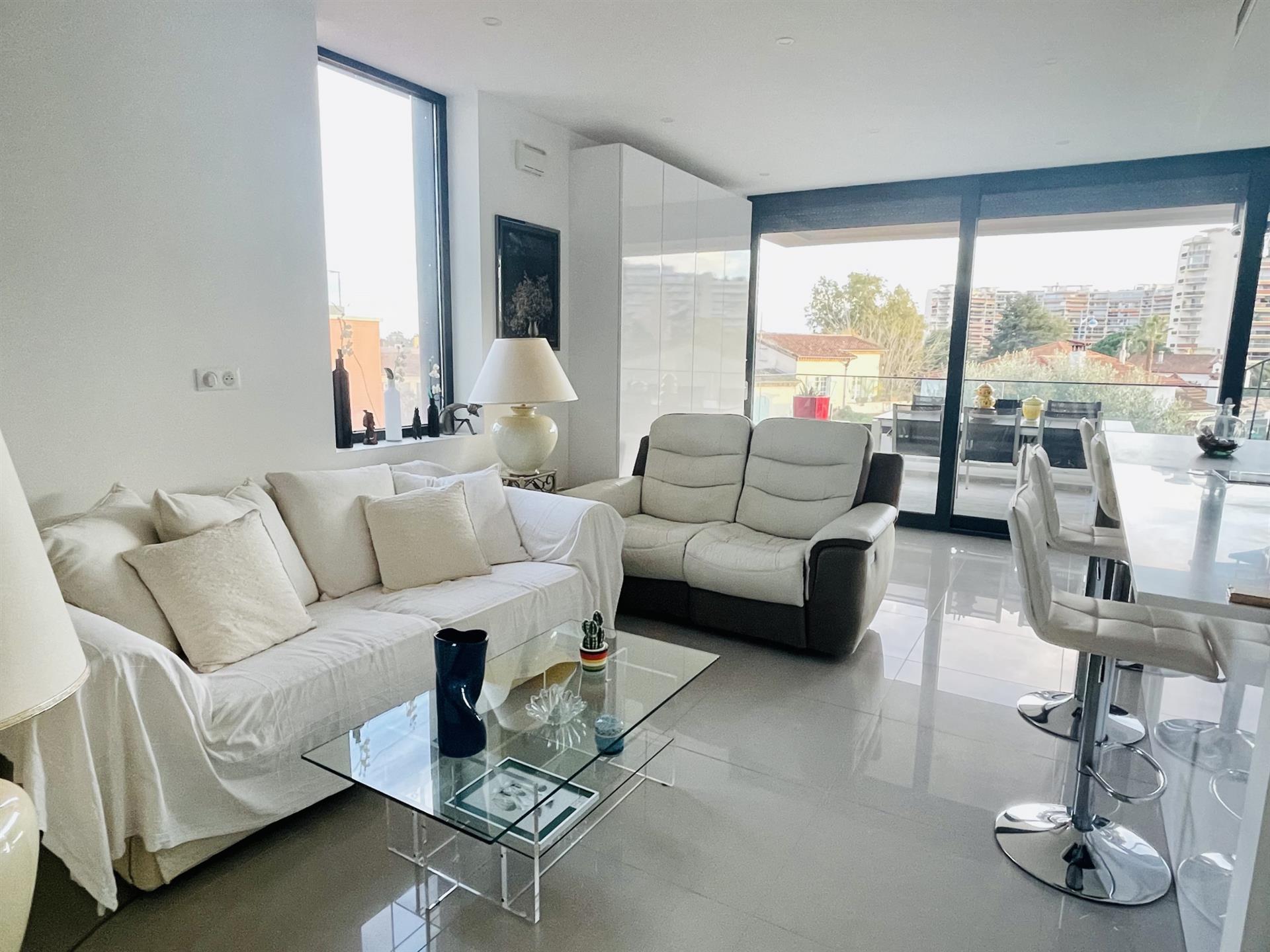 Appartement à vendre, 82m², Mandelieu-la-Napoule