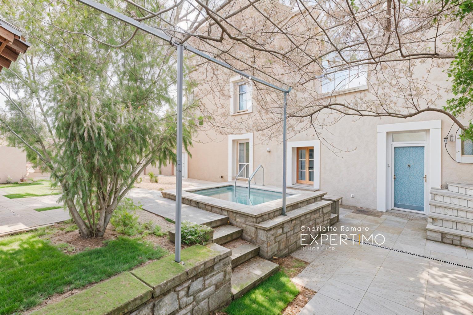 Maison à vendre, 257m², Saint-Martin-de-Castillon