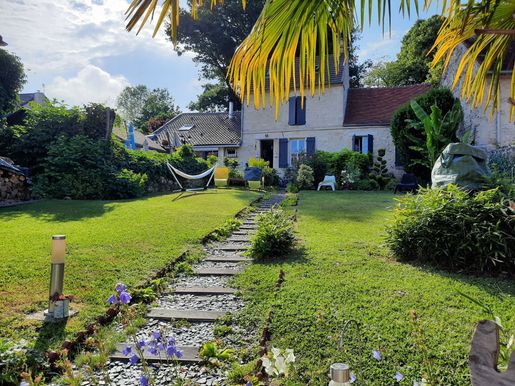 Maison 5 pièces 104 m² · à Blaincourt-lès-Précy · 104 m² · 295 000 €