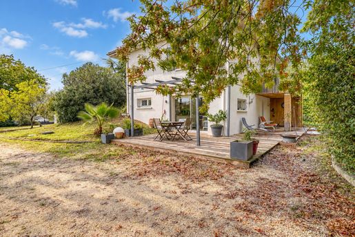 Maison 6 pièces 157 m² · à Sadirac · 157 m² · 433 500 €