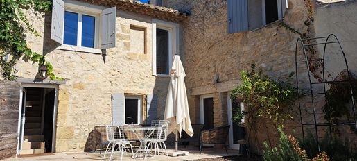 Maison 6 pièces 150 m² · à Taillades · 150 m² · 690 000 €