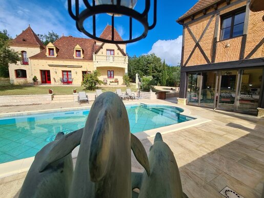 Maison 10 pièces 340 m² · à Castelnaud-la-Chapelle · 340 m² · 890 000 €