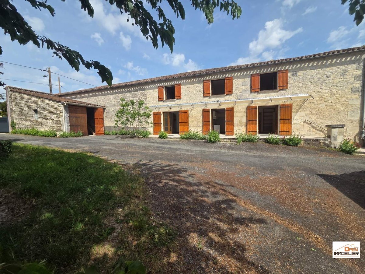 Maison à vendre, 170m², Hiersac