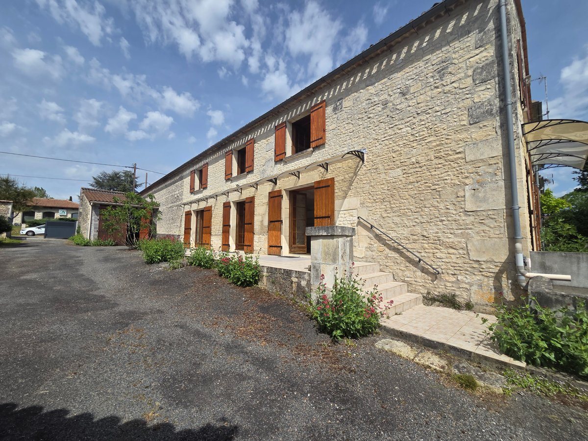 Maison à vendre, 170m², Hiersac