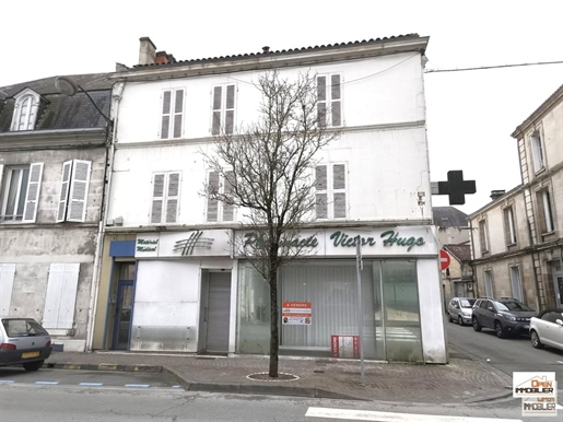 Maison 15 pièces 250 m² · à Cognac · 250 m² · 300 000 €