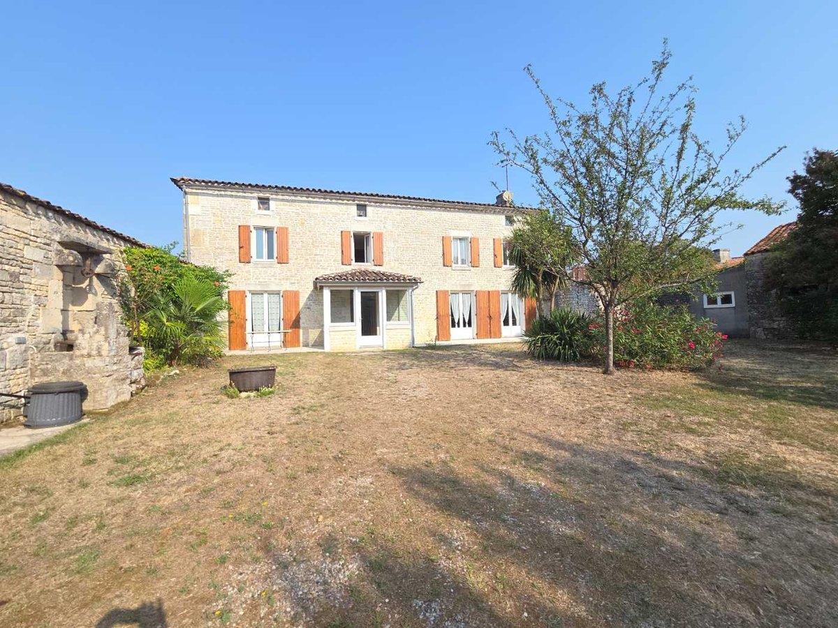 Maison à vendre, 158m², Chassors