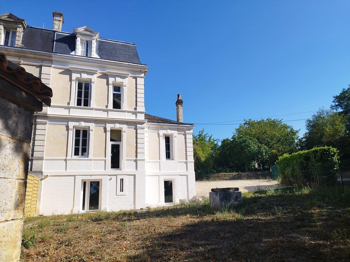 Maison à vendre, 210m², Ruelle-sur-Touvre