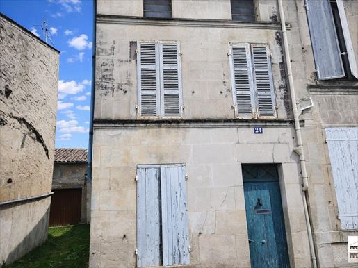 Maison 5 pièces 133 m² · à Jarnac · 133 m² · 96 000 €