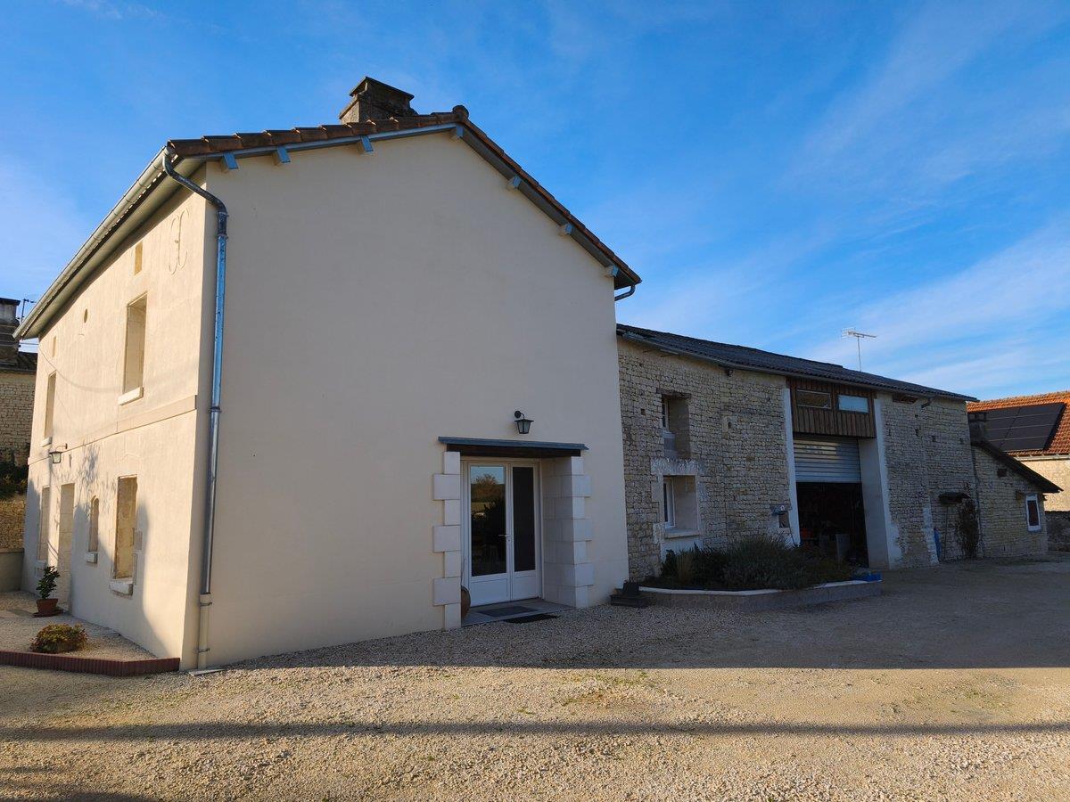Maison à vendre, 120m², Genac-Bignac