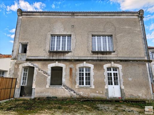 Maison 3 pièces 85 m² · à Jarnac · 85 m² · 69 400 €