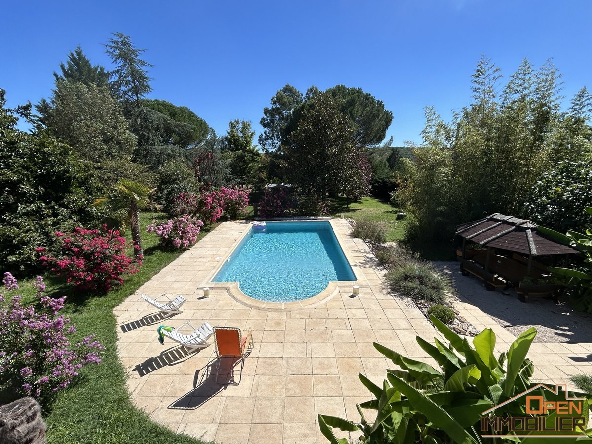 Maison à vendre, 185m², Gourdon