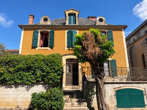 Maison 12 pièces 253 m² · à Limogne-en-Quercy · 253 m² · 207 675 €