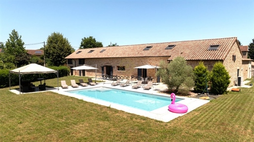 Maison 8 pièces 338 m² · à Tournus · 338 m² · 845 000 €
