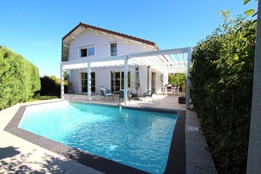 Maison 7 pièces 223 m² · à Mâcon · 223 m² · 589 000 €