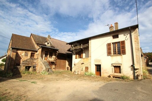 Maison 4 pièces 585 m² · à Sennecey-le-Grand · 585 m² · 226 000 €