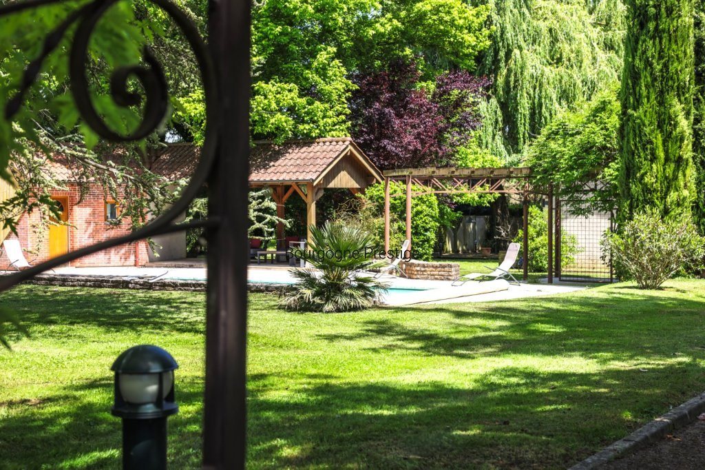 Maison à vendre, 270m², Tournus