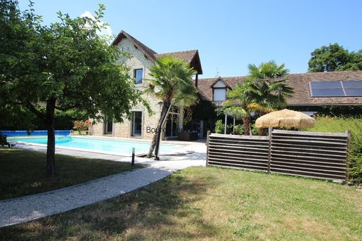 Maison 9 pièces 293 m² · à Chalon-sur-Saône · 293 m² · 670 000 €