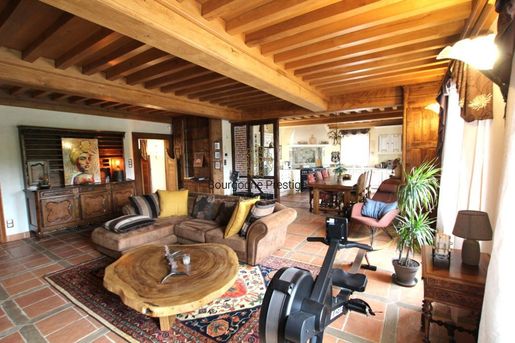 Appartement 6 pièces 200 m² · à Tournus · 200 m² · 350 000 €