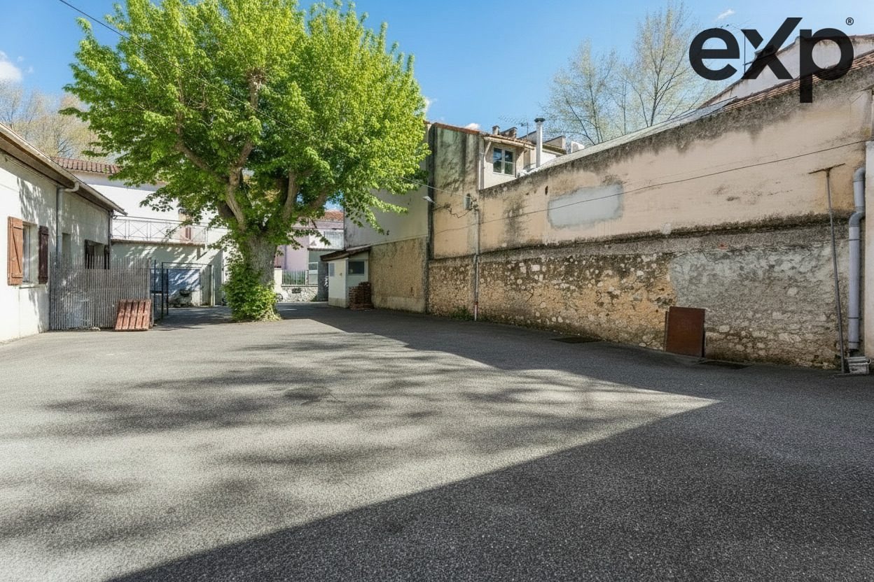 Land Opportunity with High Development Potential (UB2 Zone) - Vue 3