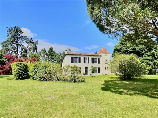 Maison 7 pièces 213 m² · à Villeneuve-sur-Lot · 213 m² · 389 900 €