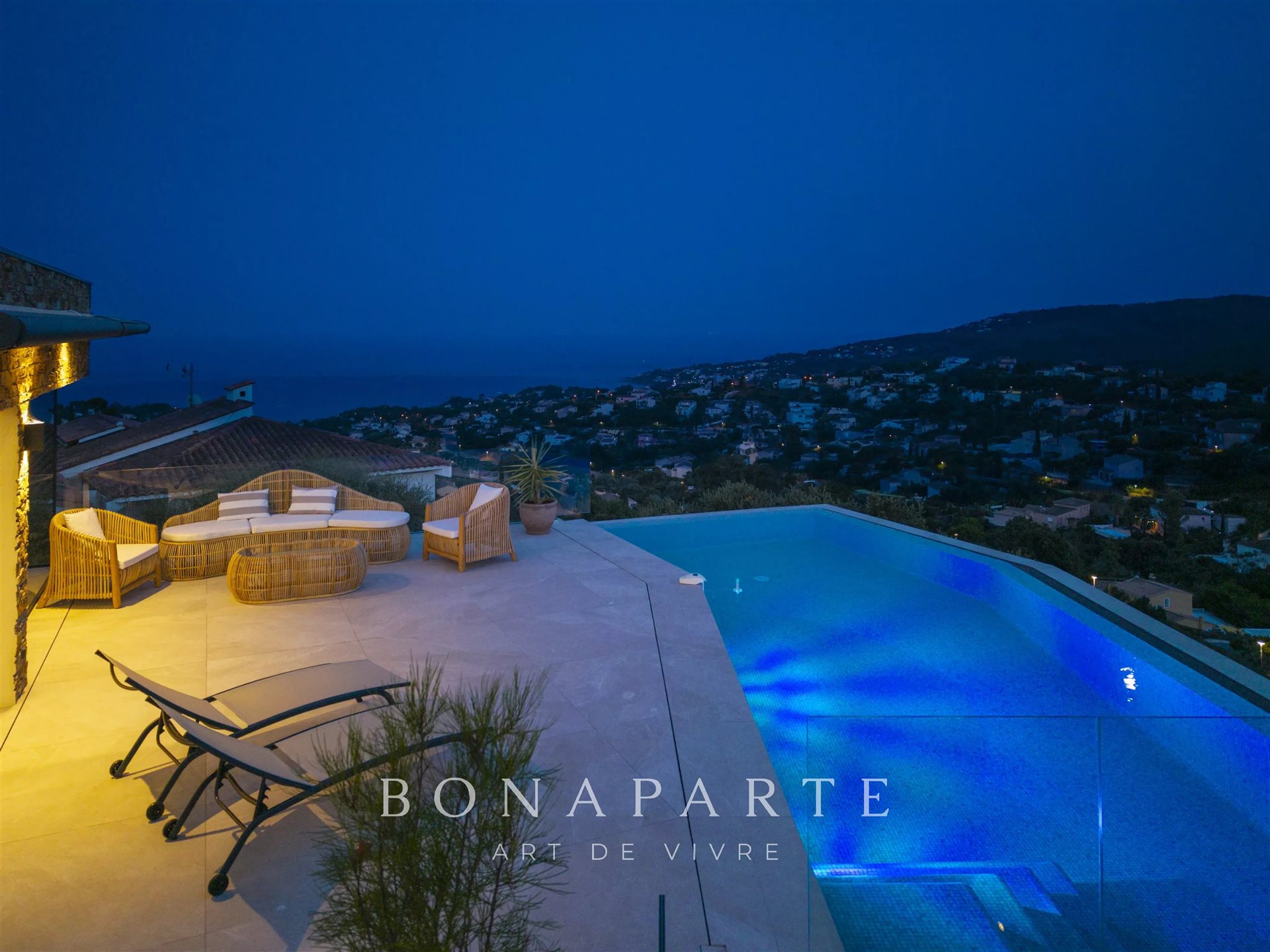 Maison à vendre, 257m², Roquebrune-sur-Argens