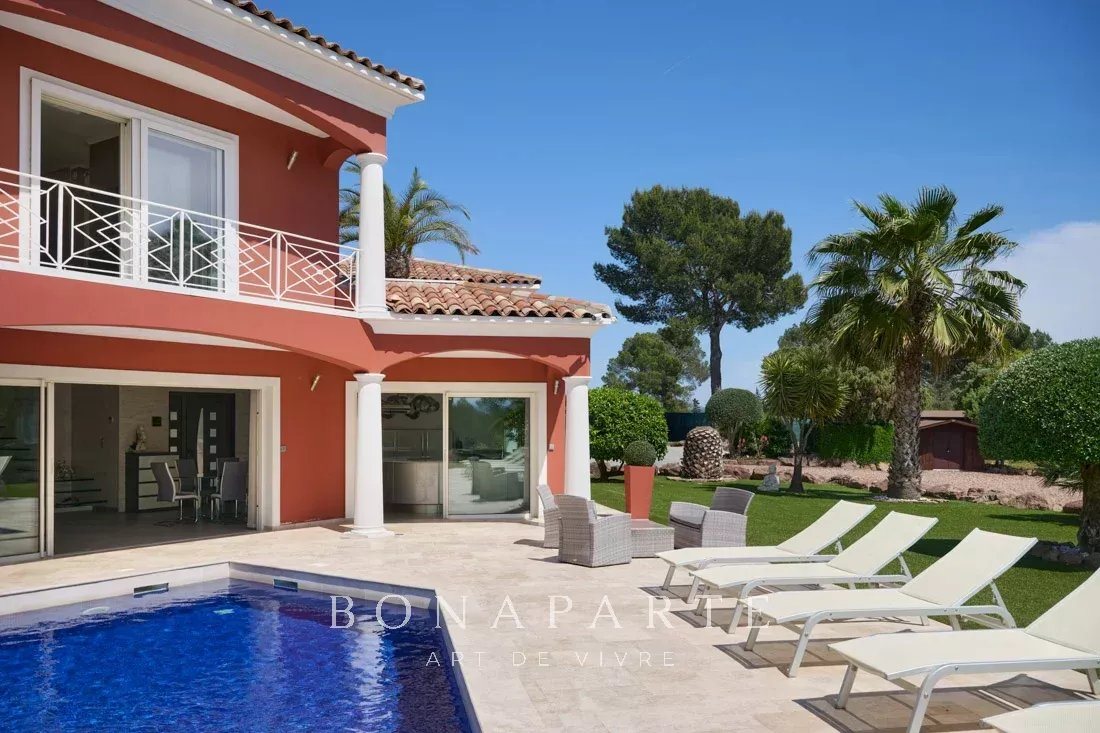 Maison à vendre, 214m², Fréjus