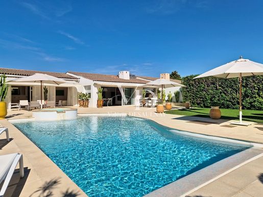 Maison 5 pièces 130 m² · à Villeneuve-Loubet · 130 m² · 1 990 000 €