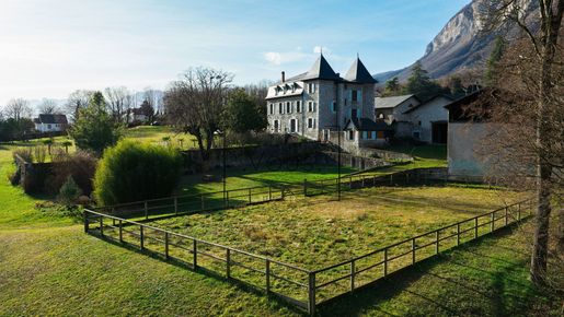 Maison 17 pièces 540 m² · à Biviers · 540 m² · 3 690 000 €
