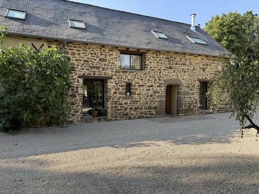 Maison 6 pièces 190 m² · à Saint-Domineuc · 190 m² · 527 850 €