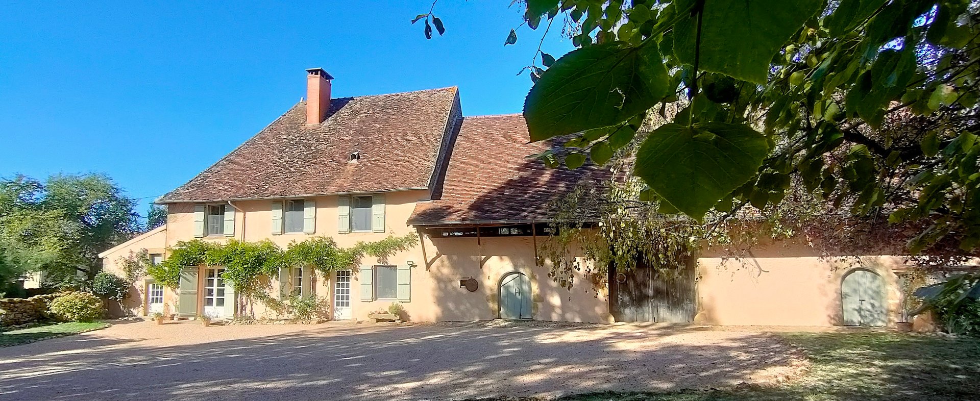 Maison 7 pièces 189 m² · à Saint-Julien-de-Civry · 189 m² · 495 000 €