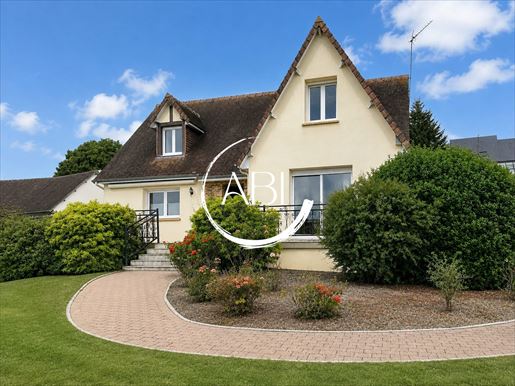 4 pièces 151 m² · à La Ferté-Macé · 151 m² · 243 000 €