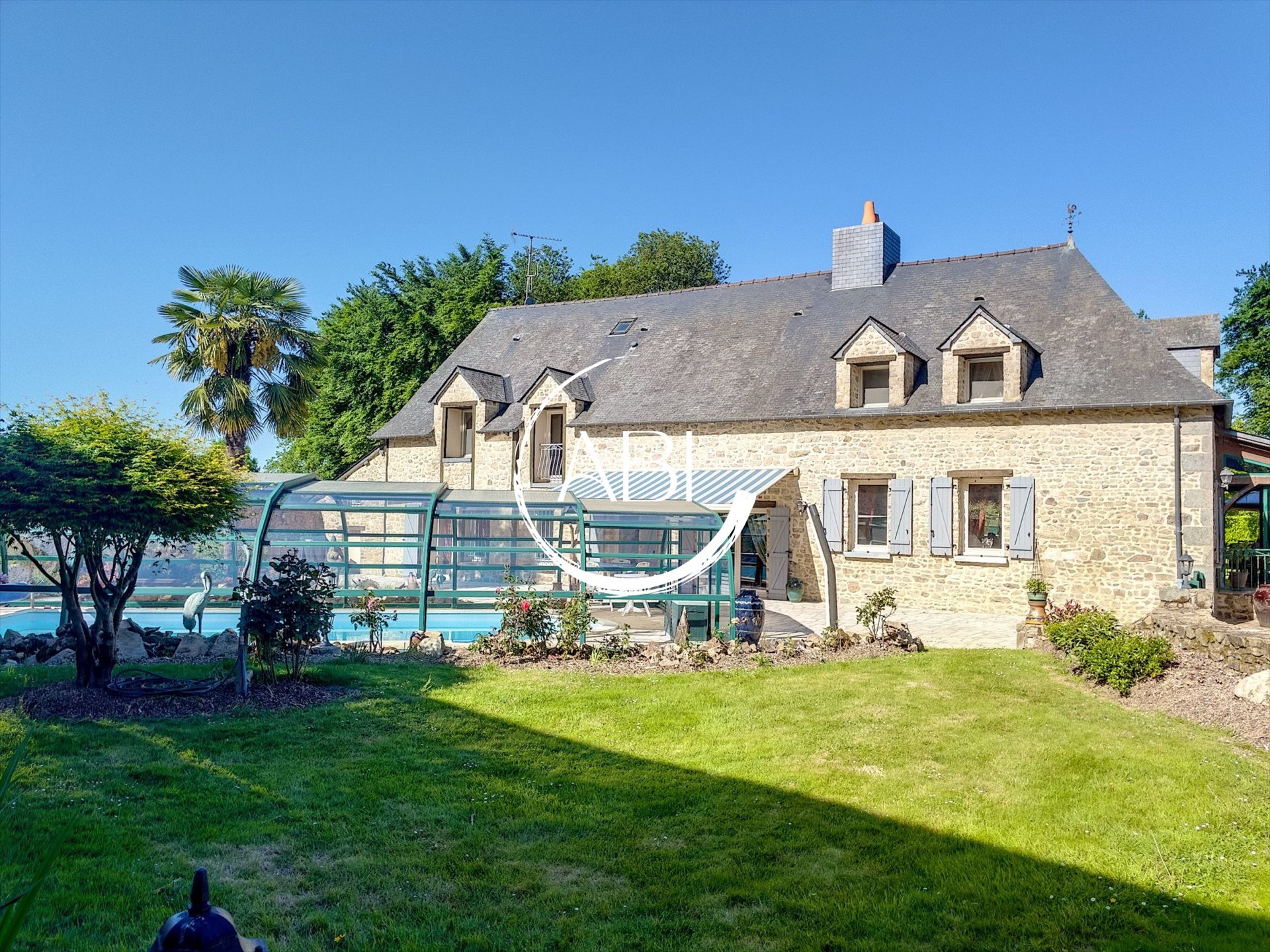 Maison à vendre, 250m², Saint-Georges-Buttavent