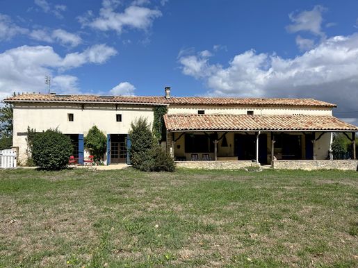 Maison 256 m² · à Duras · 256 m² · 318 000 €