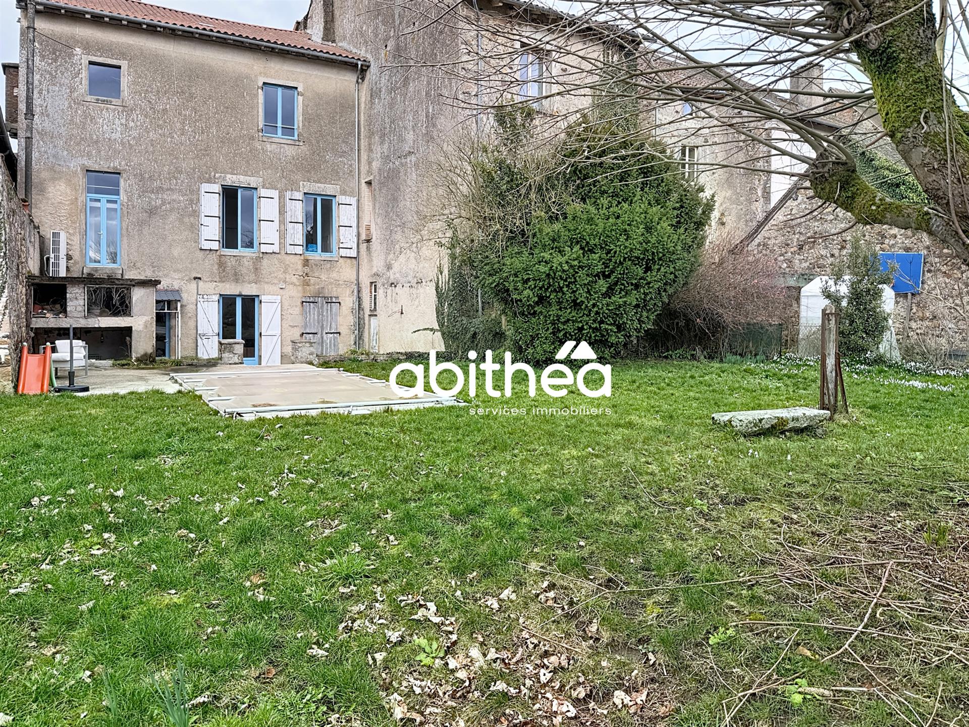 Maison à vendre, 266m², Pierre-Buffière