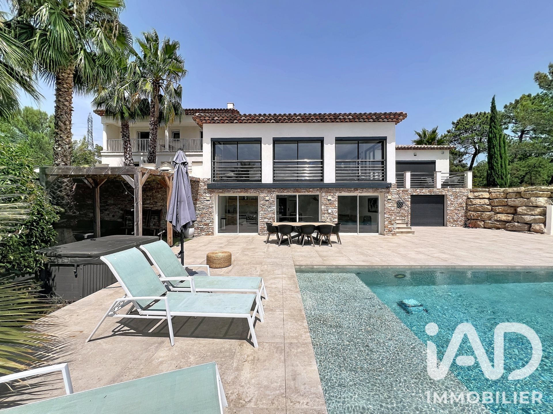 Maison à vendre, 400m², Roquebrune-sur-Argens