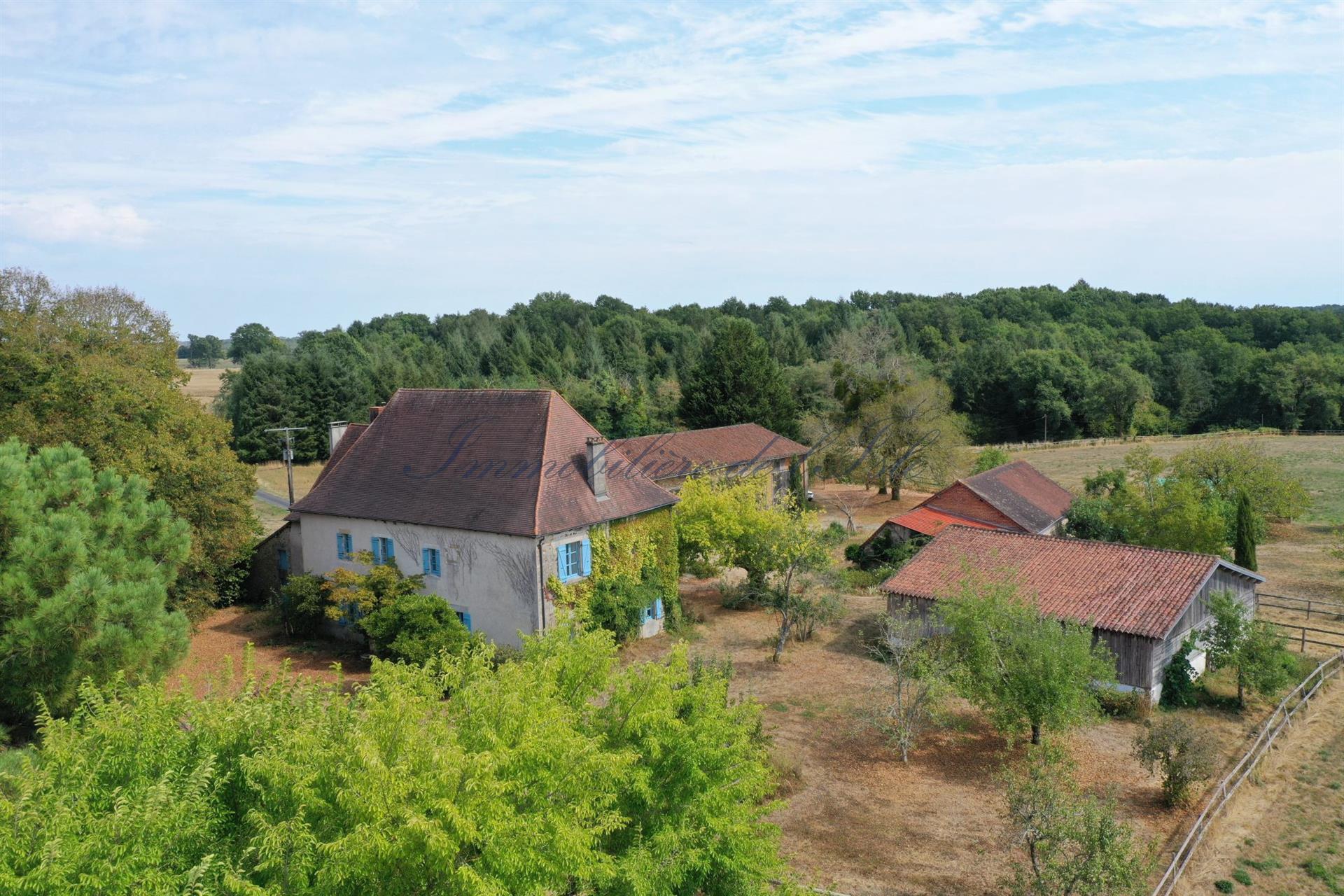 Maison à vendre, 290m², Saint-Jory-las-Bloux