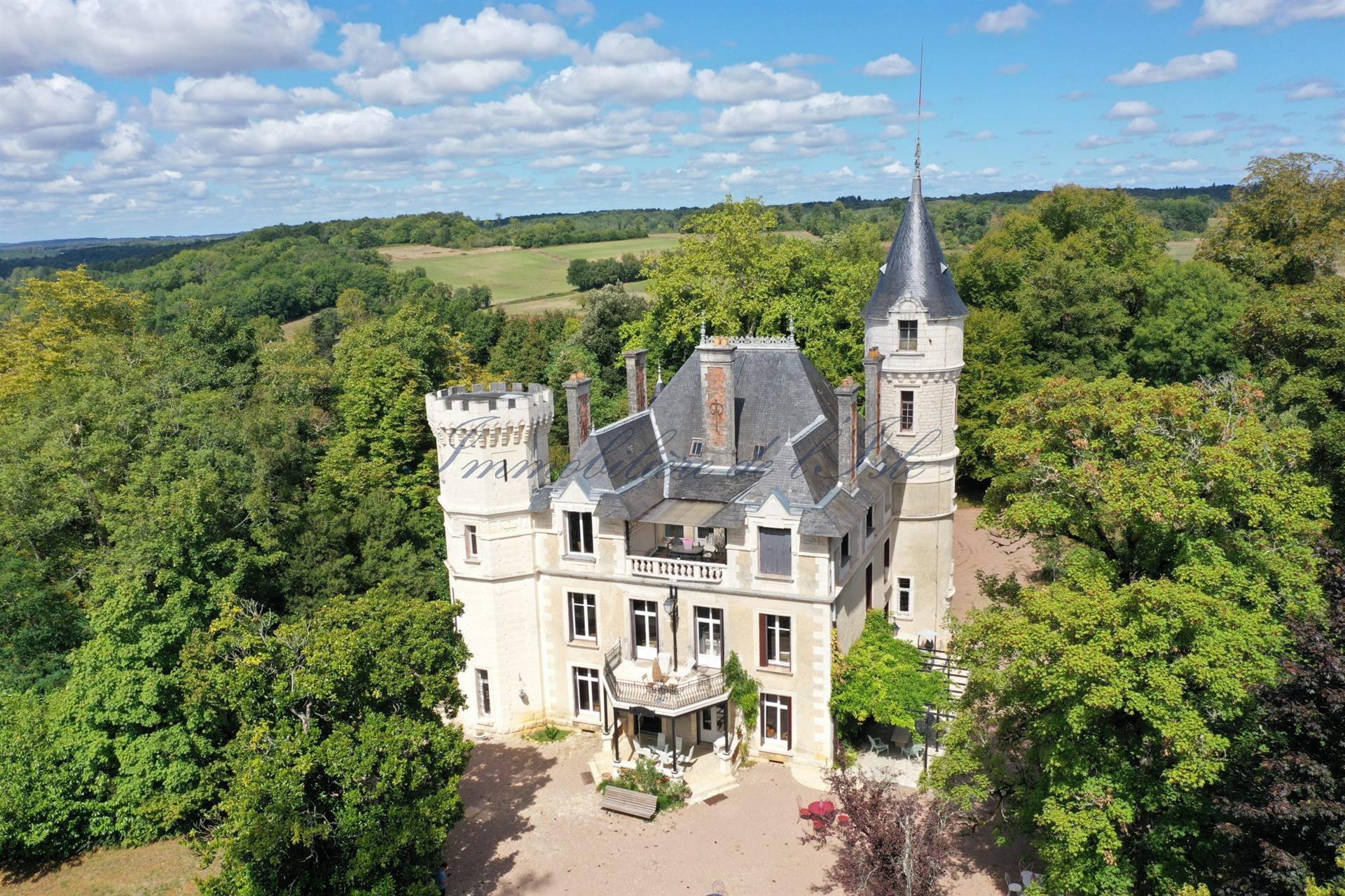 Maison à vendre, 420m², Javerlhac-et-la-Chapelle-Saint-Robert