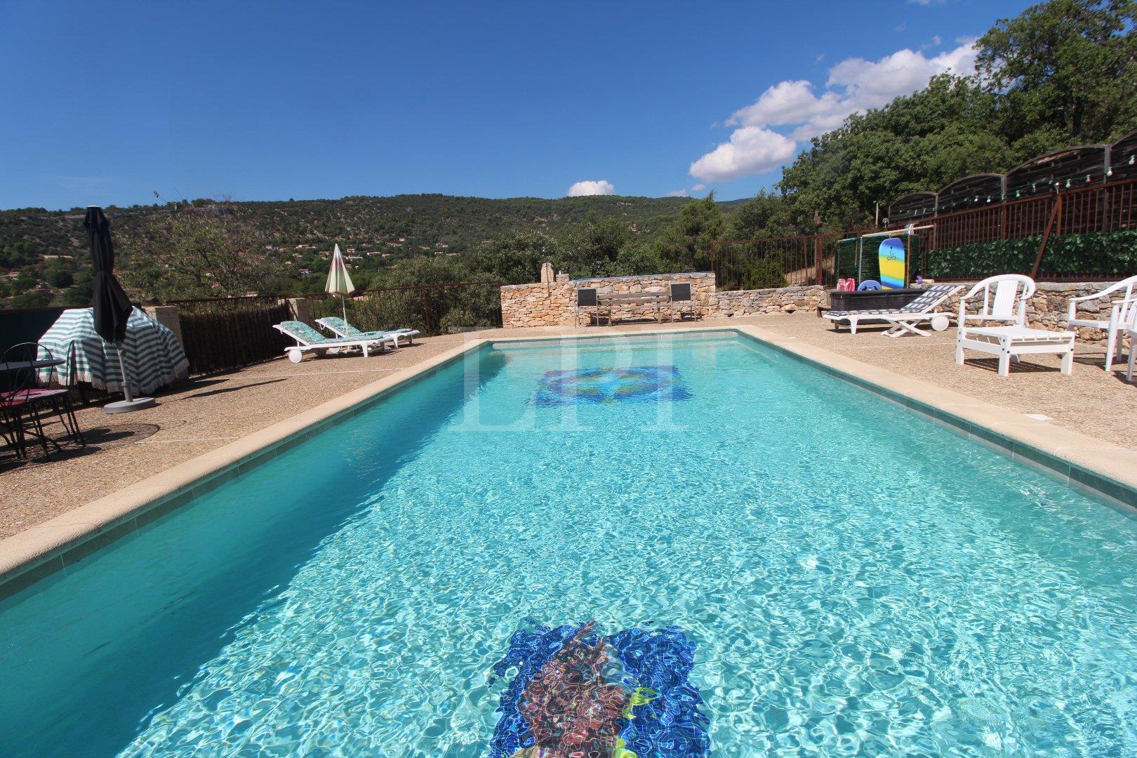 Maison à vendre, 177m², Saint-Saturnin-lès-Apt