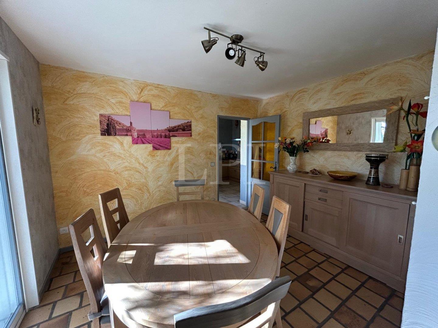 Maison à vendre, 150m², Saint-Saturnin-lès-Apt