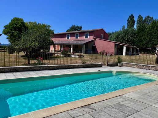 Maison 8 pièces 250 m² · à Gargas · 250 m² · 925 000 €