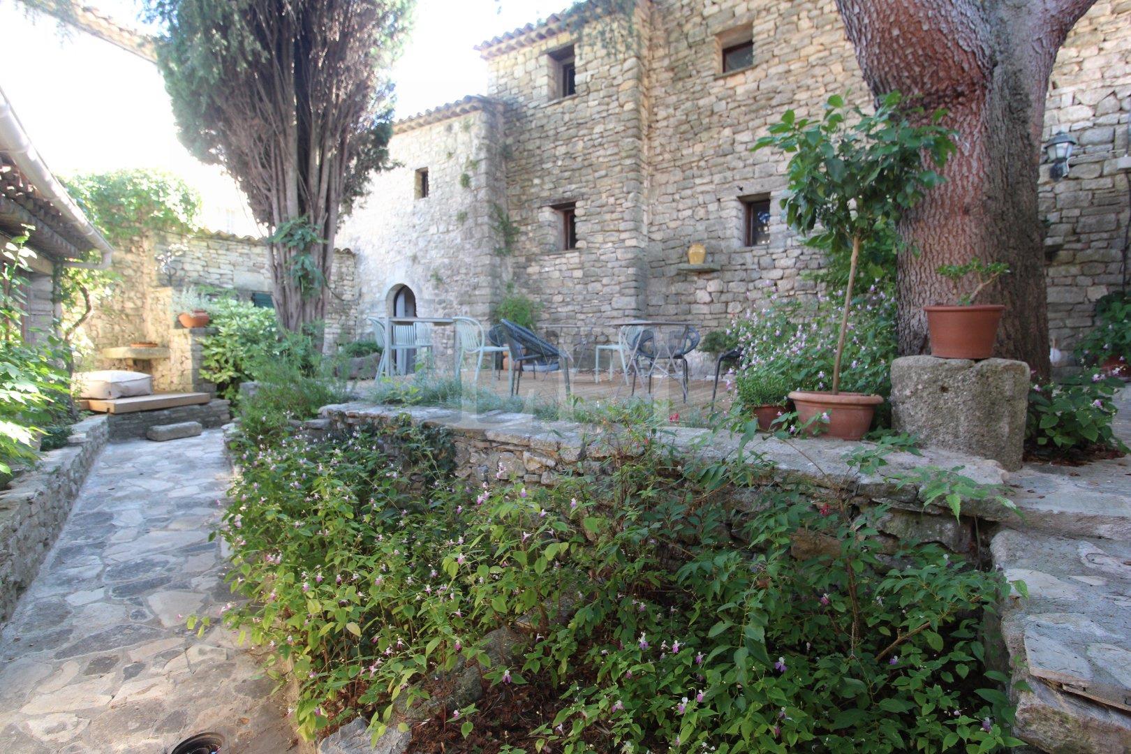 Maison à vendre, 350m², Saint-Martin-de-Castillon