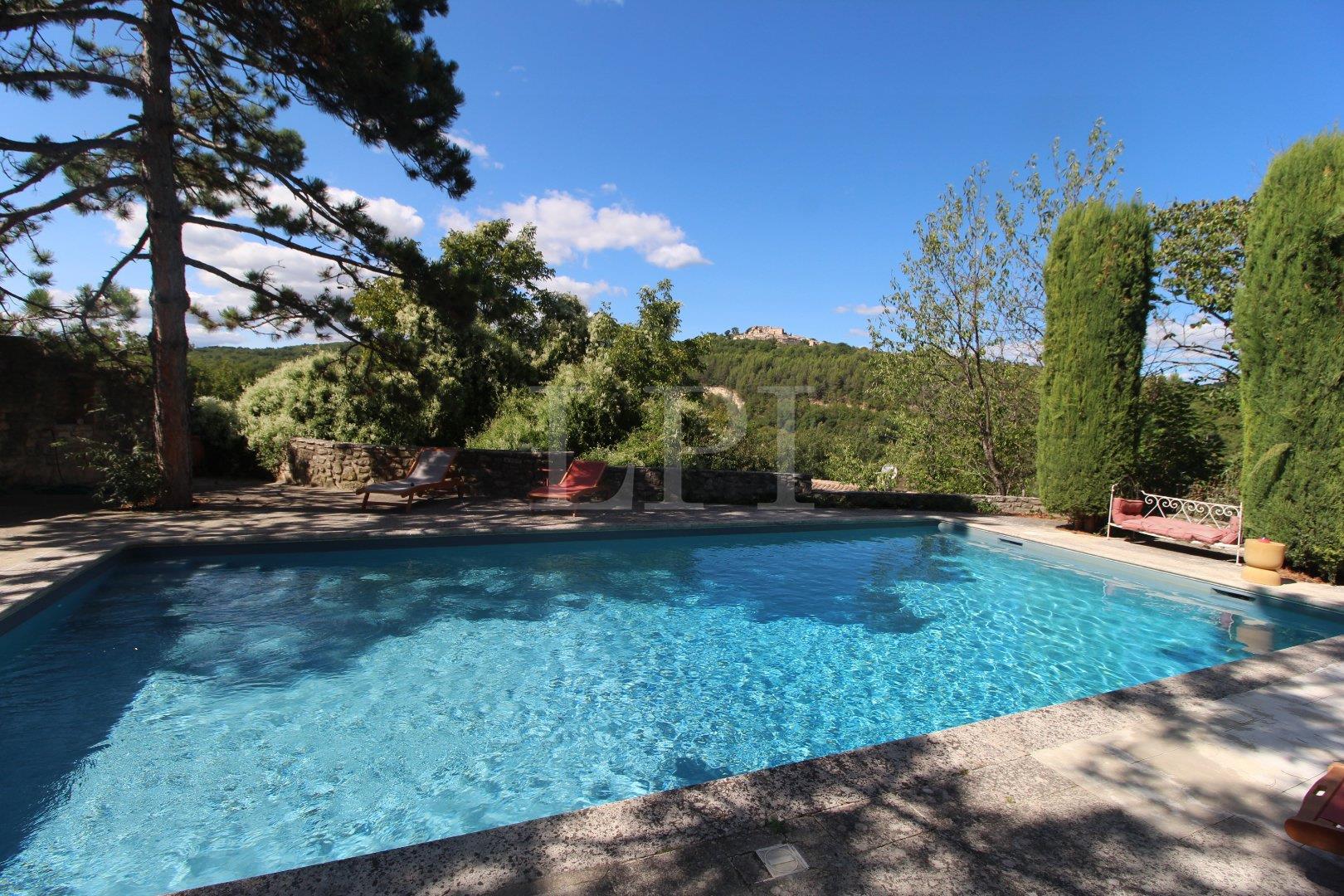 Maison à vendre, 350m², Saint-Martin-de-Castillon