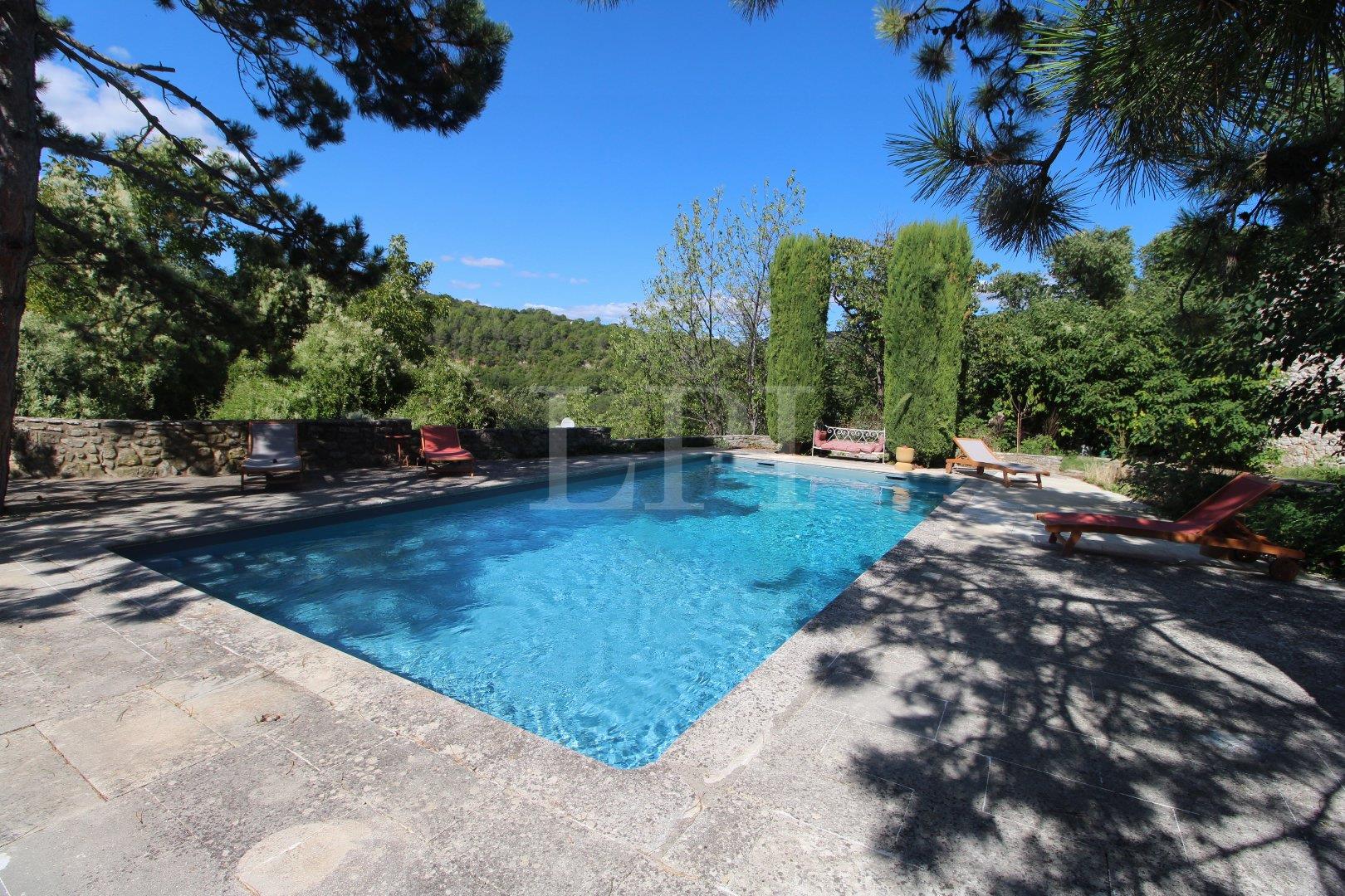 Maison à vendre, 350m², Saint-Martin-de-Castillon