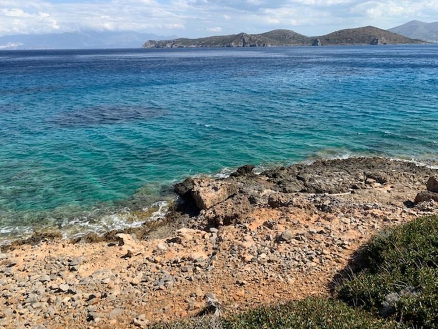 Land direkt am Meer steht in Plaka Elounda zum Verkauf