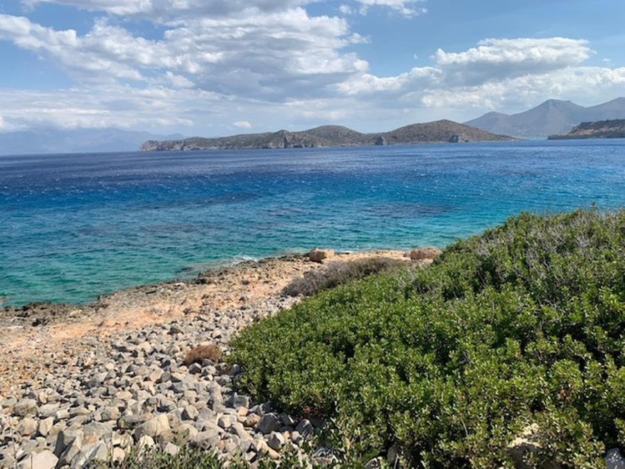 Land direkt am Meer steht in Plaka Elounda zum Verkauf