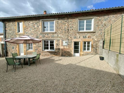 Maison 7 pièces 141 m² · à Propières · 141 m² · 246 000 €