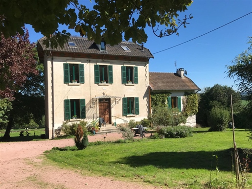 Maison 7 pièces 140 m² · à La Clayette · 140 m² · 248 000 €