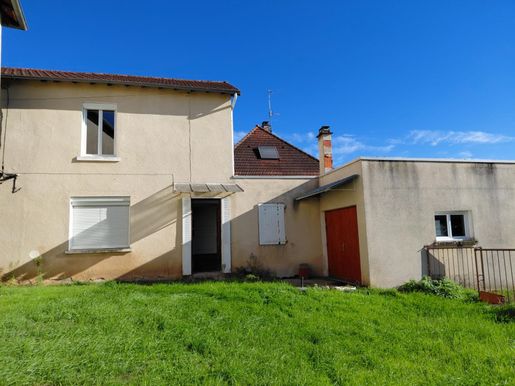 Maison 4 pièces 82 m² · à Pouilly-sous-Charlieu · 82 m² · 79 000 €